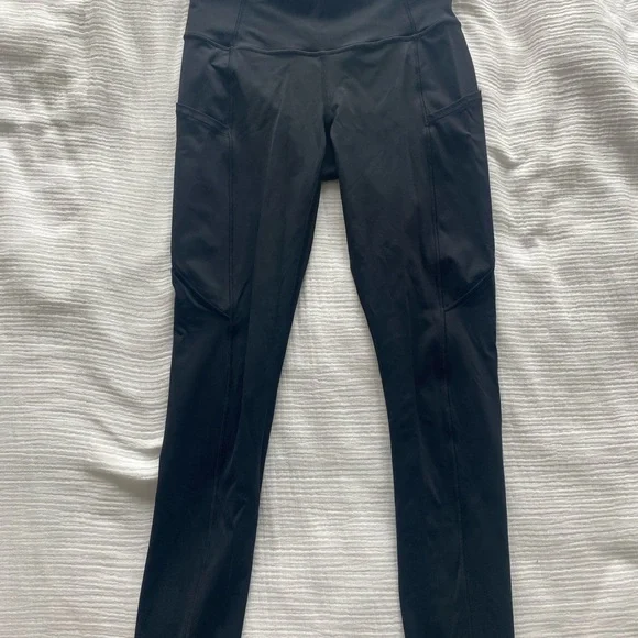 Lululemon fast and free leggings 25” with pockets - Picture 3 of 3